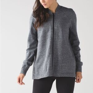 Lululemon Pleat To Street Bomber Heathered Snow Slub Coal grey size 8